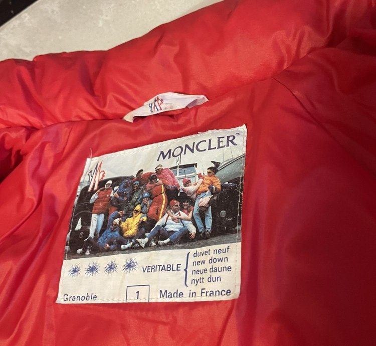 Brand NEW Moncler puffer jacket 80s