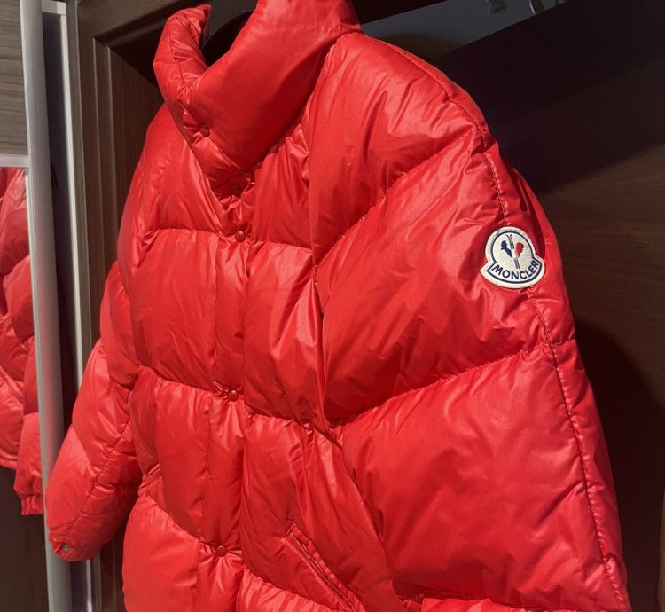 Brand NEW Moncler puffer jacket 80s