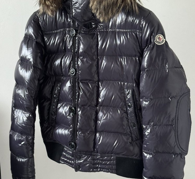 brand new Moncler Veyle puffer hooded jacket