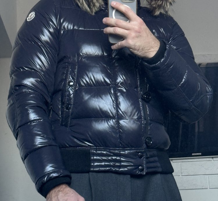 brand new Moncler Veyle puffer hooded jacket