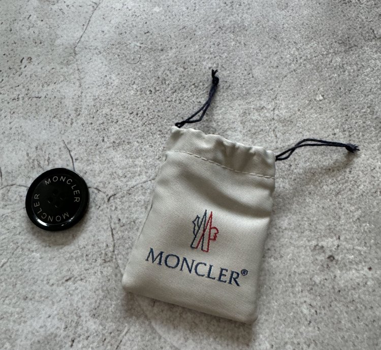 brand new Moncler Veyle puffer hooded jacket