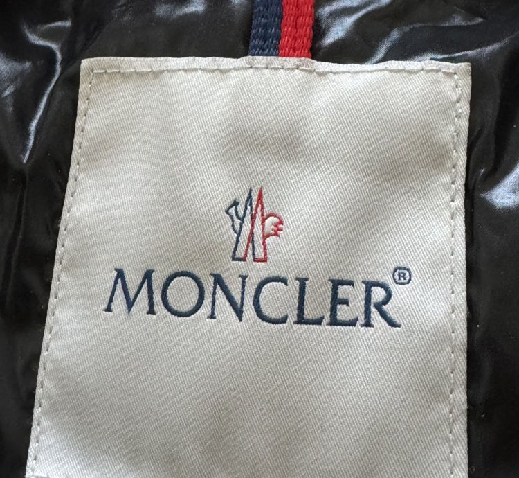 brand new Moncler Veyle puffer hooded jacket