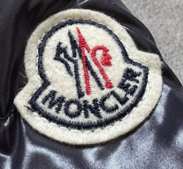 brand new Moncler Veyle puffer hooded jacket