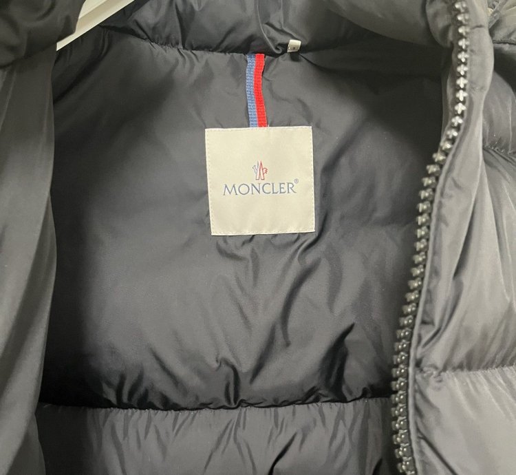 Men Moncler Jacket sz 3