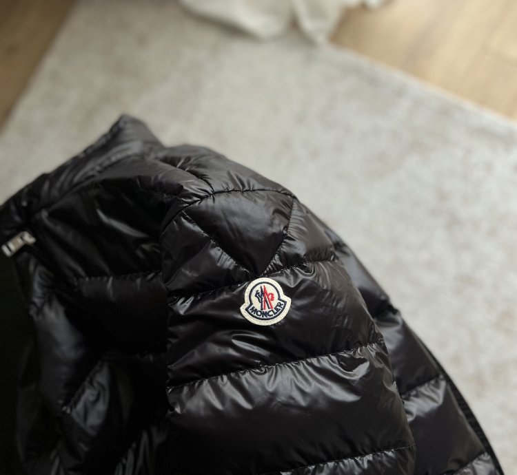 Moncler Acorus black jacket