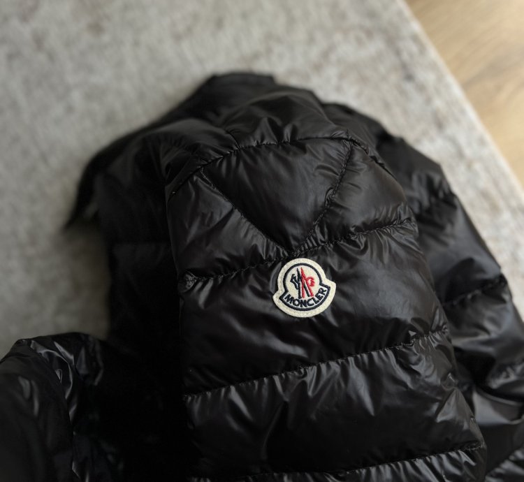 Moncler Acorus black jacket