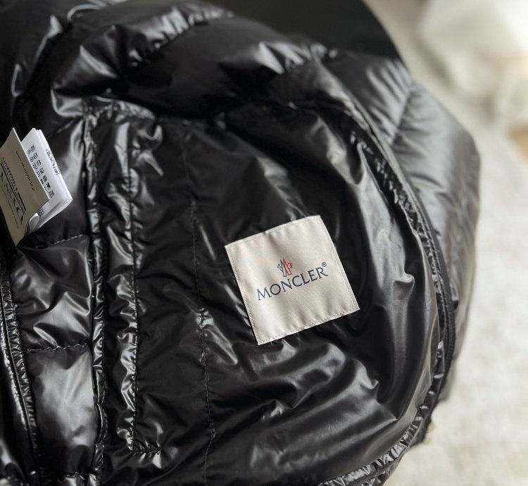 Moncler Acorus black jacket