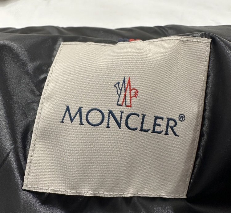 Moncler Beid Windbreaker Jacket