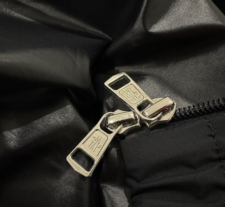 Moncler Beid Windbreaker Jacket