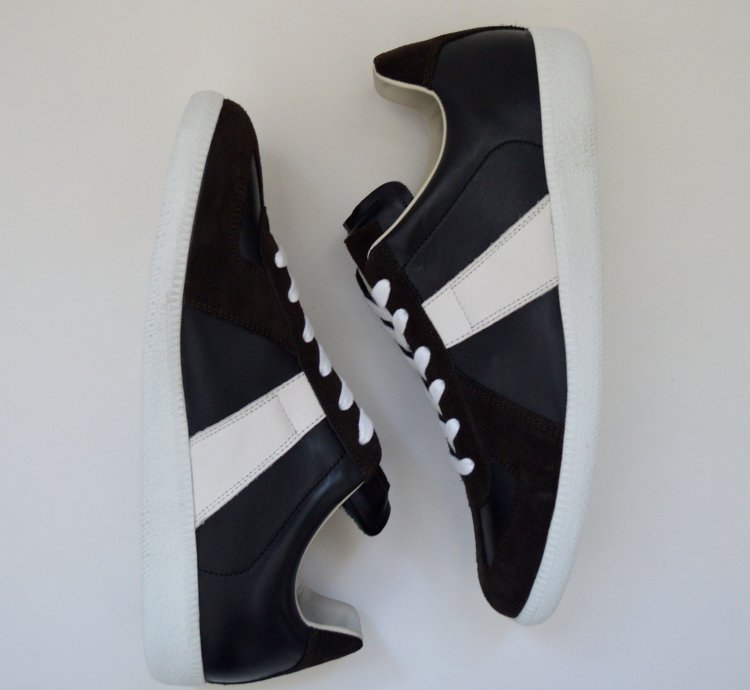 16 Black White GAT Sneakers