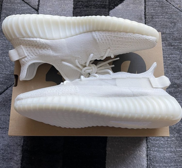 2022 Adidas Yeezy Boost 350 V2 Bone SZ US 12 5