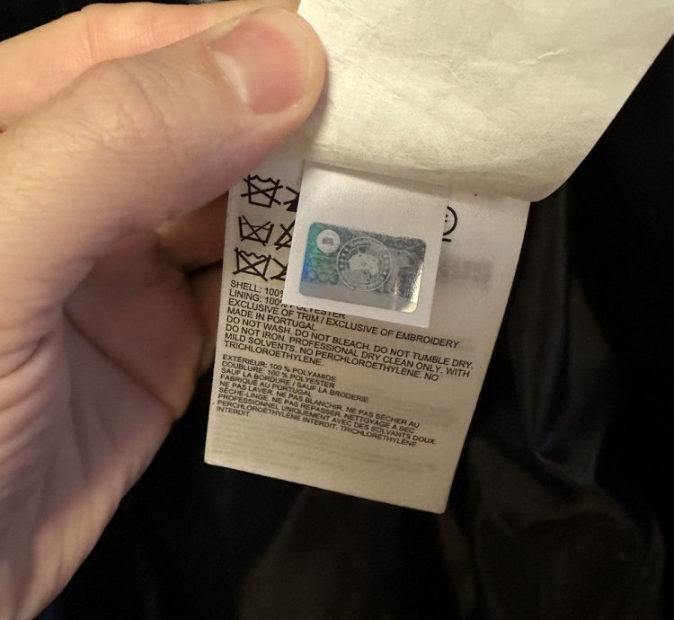 BRAND NEW WITH TAG RAINCOAT CANADA GOOSE COLLAB ANGEL CHEN
