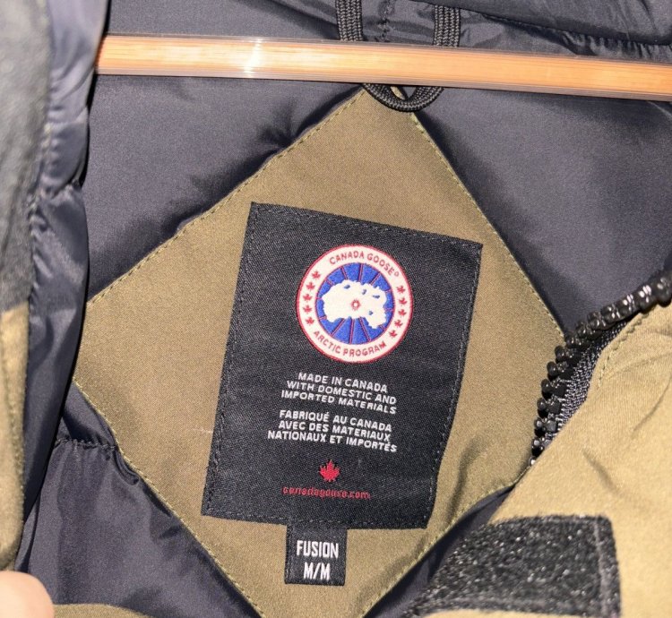 Canada Goose Arctic Program Jacket Size Military Green