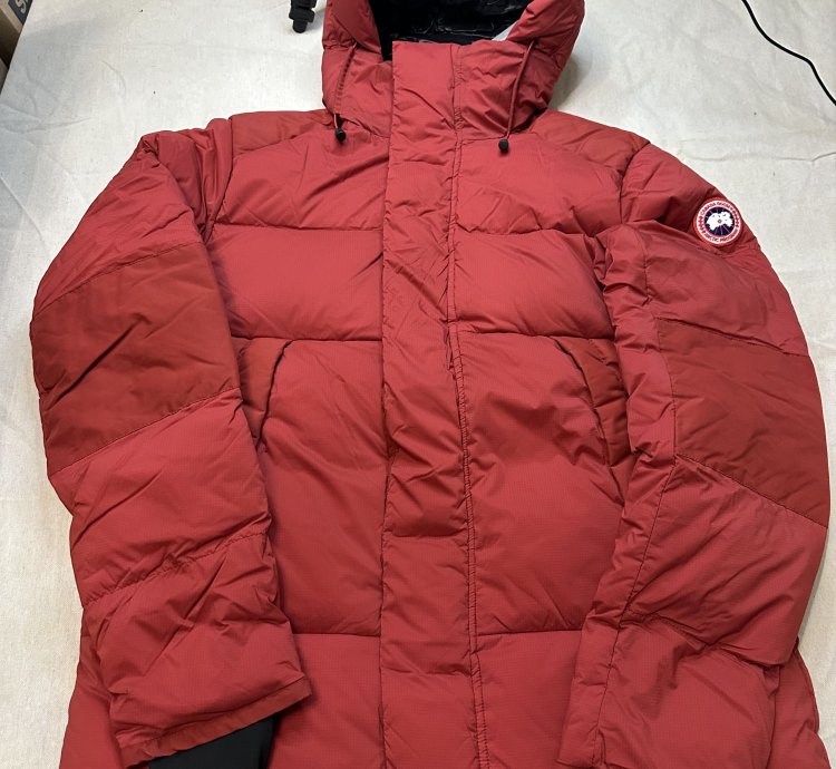 Canada Goose Armstrong Down Jacket Red size Large Brand New