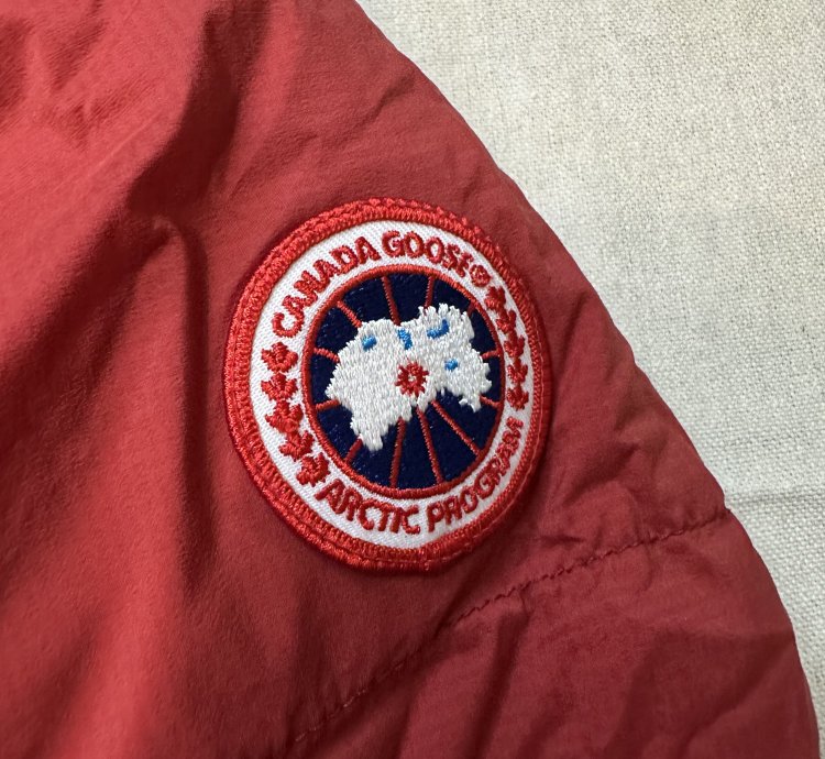 Canada Goose Armstrong Down Jacket Red size Large Brand New