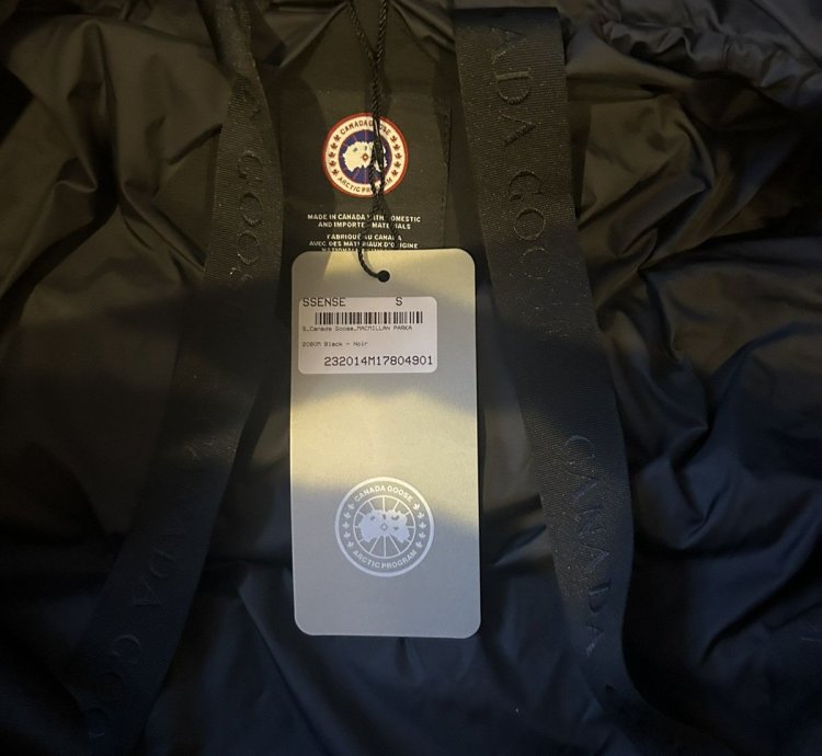 CANADA GOOSE Black MacMillan Down Jacket