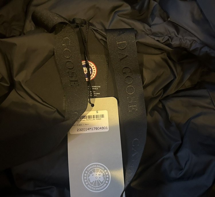 CANADA GOOSE Black MacMillan Down Jacket