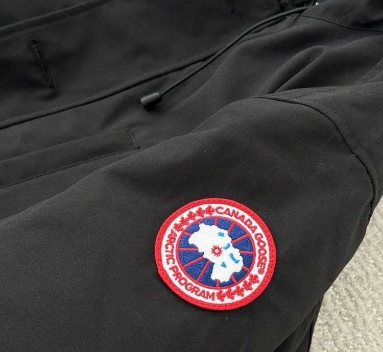 Canada Goose Chateau Down Parka black