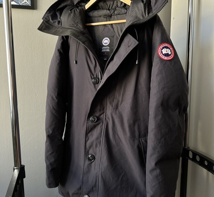 Canada Goose Chateau Parka Black down Puffer like New