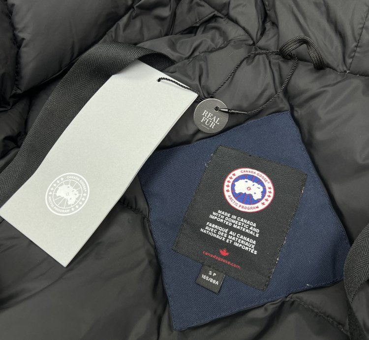 Canada Goose Chilliwack Bomber 7999L Blue New
