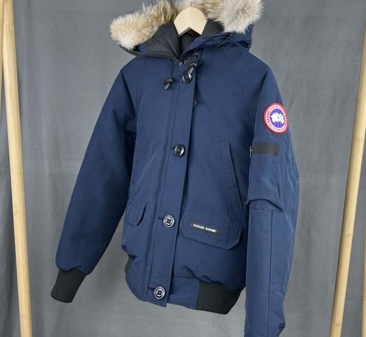 Canada Goose Chilliwack Bomber 7999L Blue New