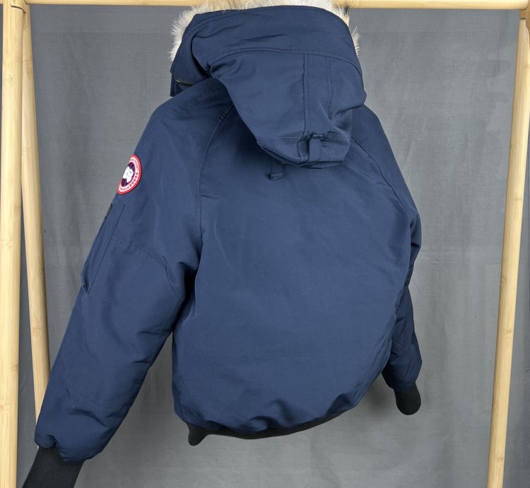 Canada Goose Chilliwack Bomber 7999L Blue New