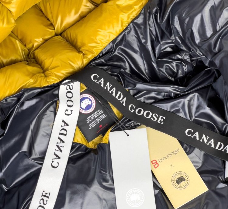 CANADA GOOSE CROFTON DOWN FILLED HOODED PUFFER JACKET