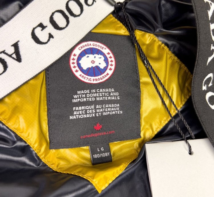 CANADA GOOSE CROFTON DOWN FILLED HOODED PUFFER JACKET