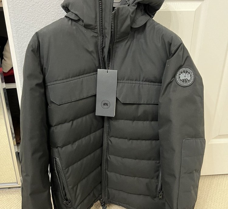 Canada Goose Hargrave Black Label Parka Brand New