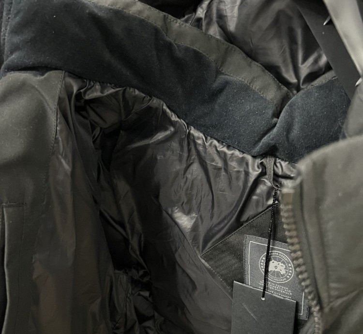 Canada Goose Hargrave Black Label Parka Brand New