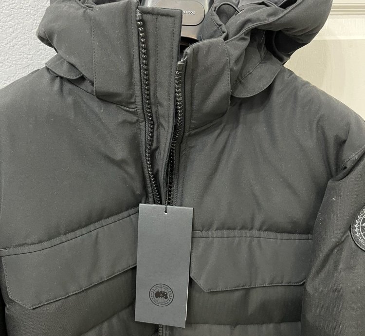 Canada Goose Hargrave Black Label Parka Brand New