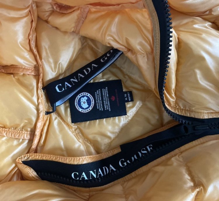 CANADA GOOSE Hooded Puffer Jacket