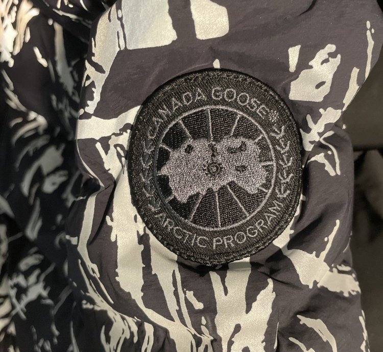 Canada Goose HyBridge CW Reflective Down Jacket Black Label