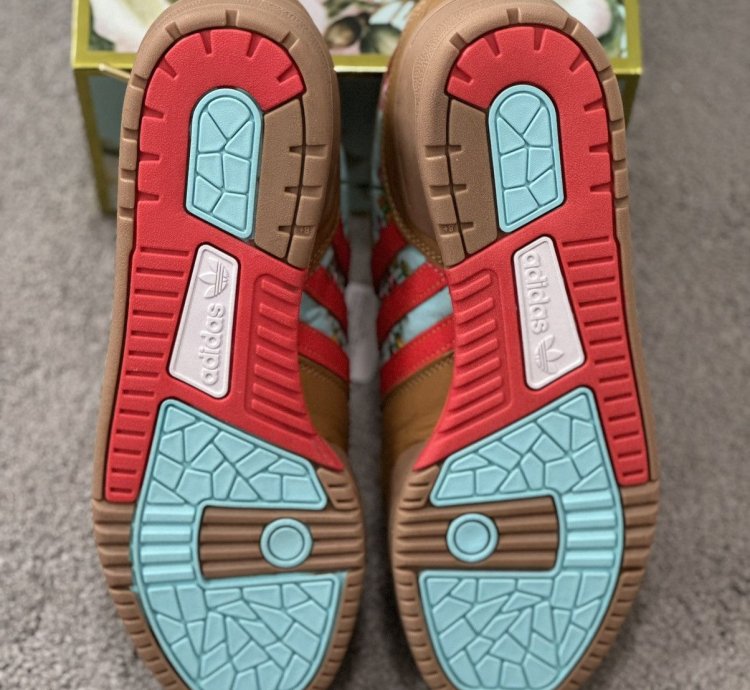 Adidas Unheard Of Rivalry Low Mom Ugly Couch 9M New