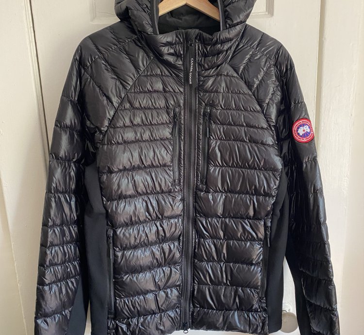 Canada Goose Hybridge Lite Hooded Jacket Medium in Black