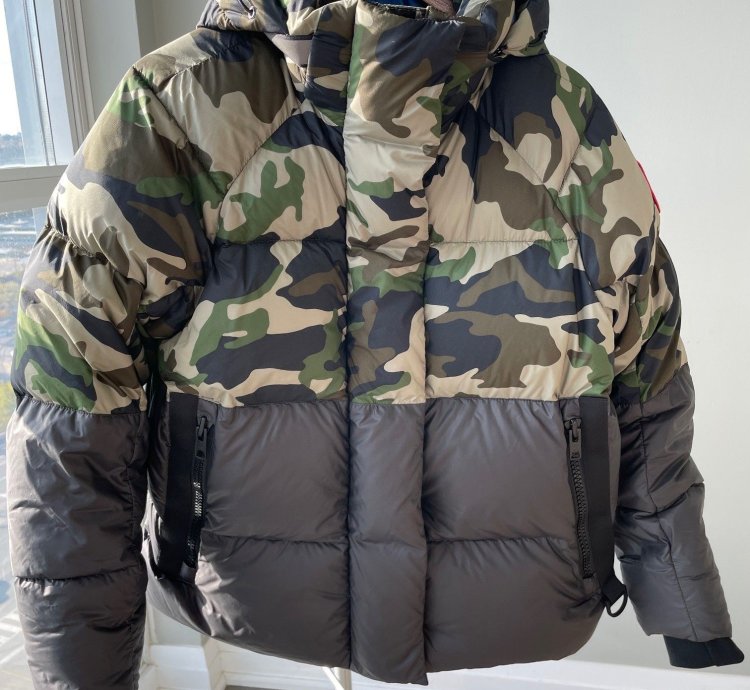 Canada Goose Junction Puffer in Camo