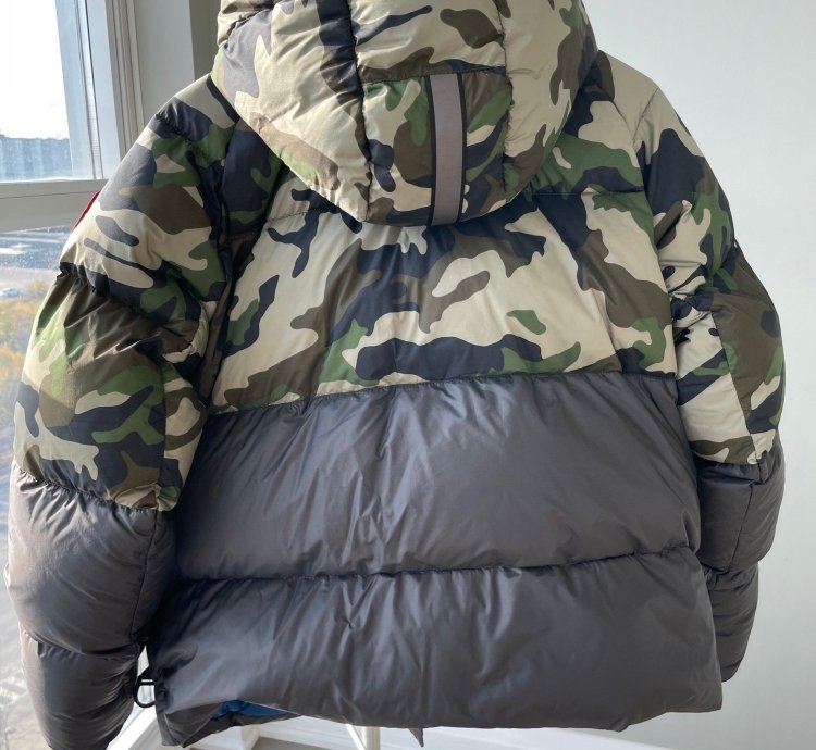 Canada Goose Junction Puffer in Camo