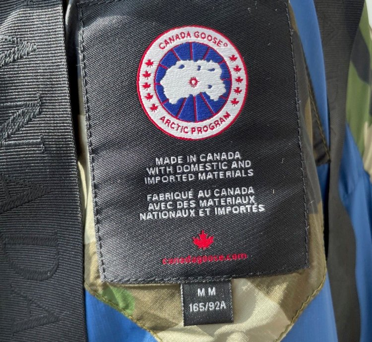 Canada Goose Junction Puffer in Camo