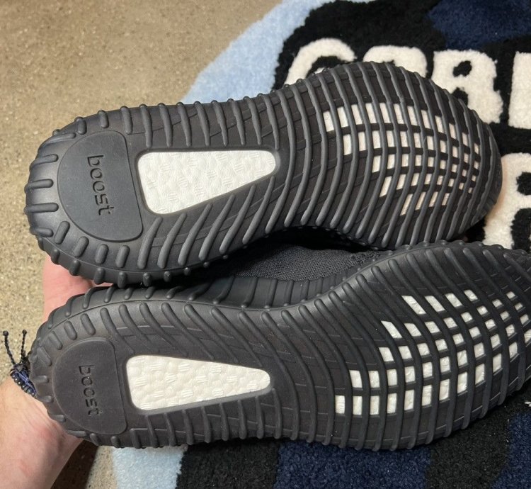 Adidas Yeezy 350 V2 Onyx