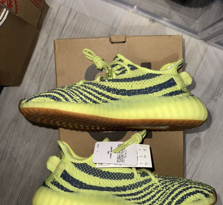 Adidas Yeezy 350 V2 Semi Frozen