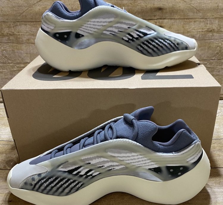 Adidas Yeezy 700 V3 Fade Salt