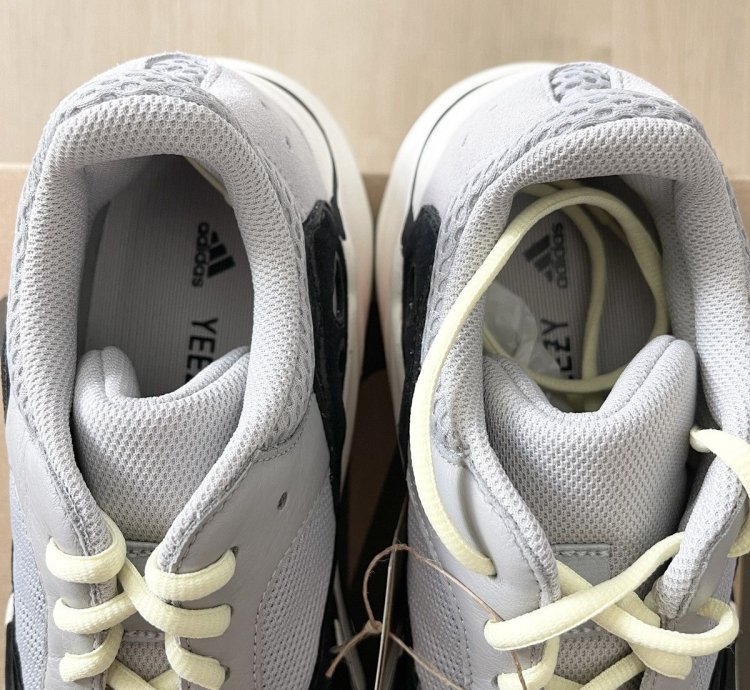 Adidas Yeezy 700 Wave Runner - Size 9 5