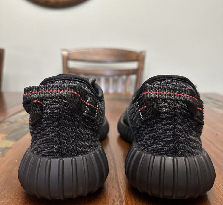 adidas Yeezy Boost 350 Pirate Black (2023) BB5350 Size 10 5