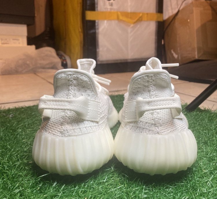 adidas Yeezy Boost 350 V2 Bone Size 5
