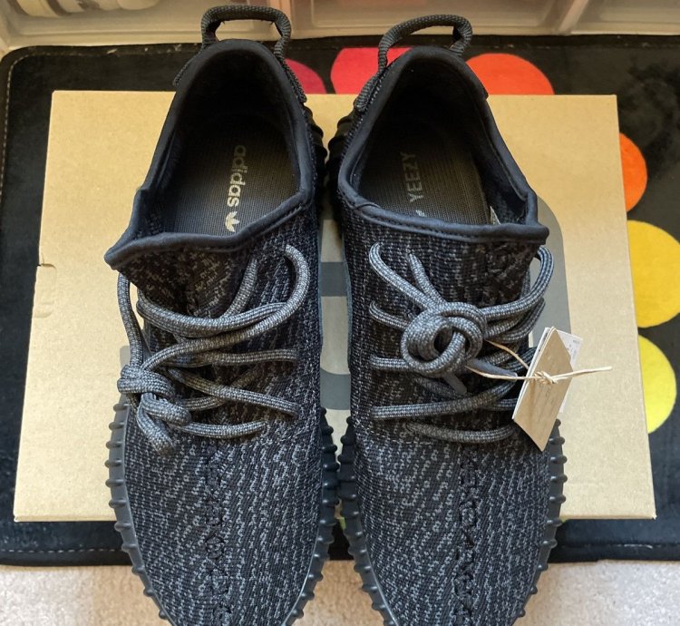 Adidas Yeezy Boost 350 V2 Pirate Black Size 8