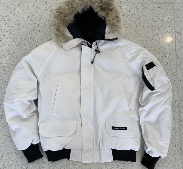 Canada Goose Mens White Down Bomber Jacket Large