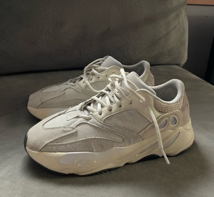ADIDAS YEEZY BOOST 700 ANALOG US 9 EUR 42