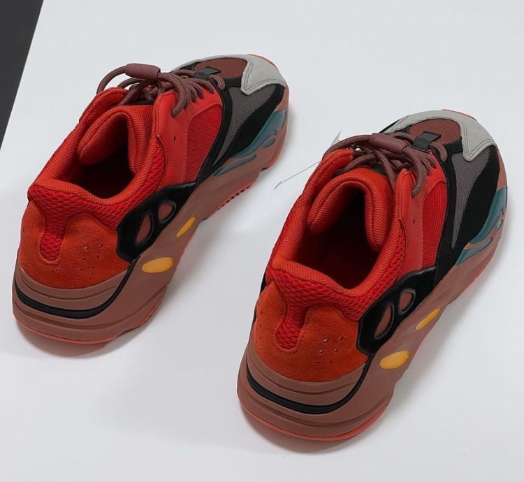 ADIDAS YEEZY BOOST 700 HI-RES RED HQ6979