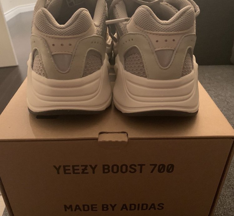 Adidas Yeezy Boost 700 V2 Cream