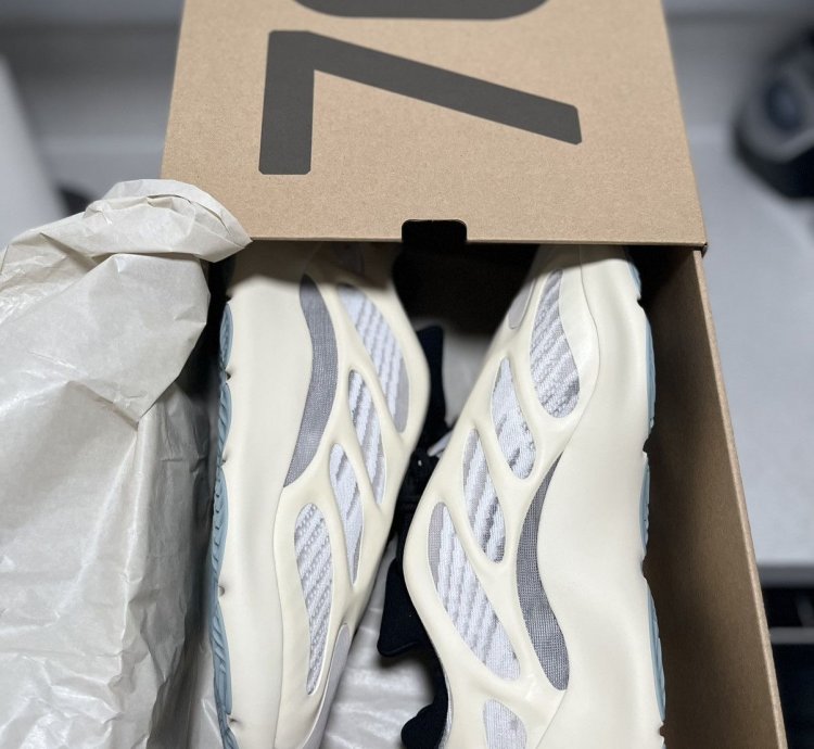 Adidas Yeezy Boost 700 V3 Azael (2019 2022) Size 12 Men